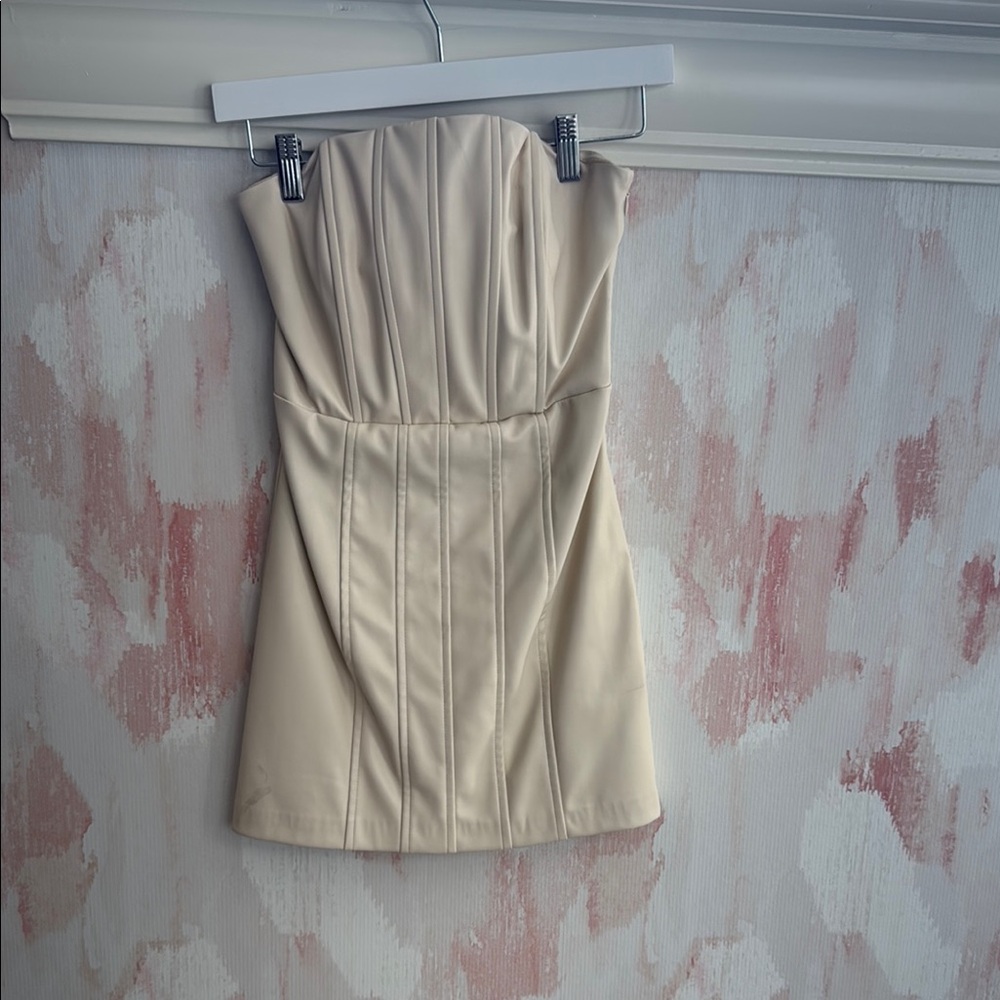 Elegant Cream Strapless Dress